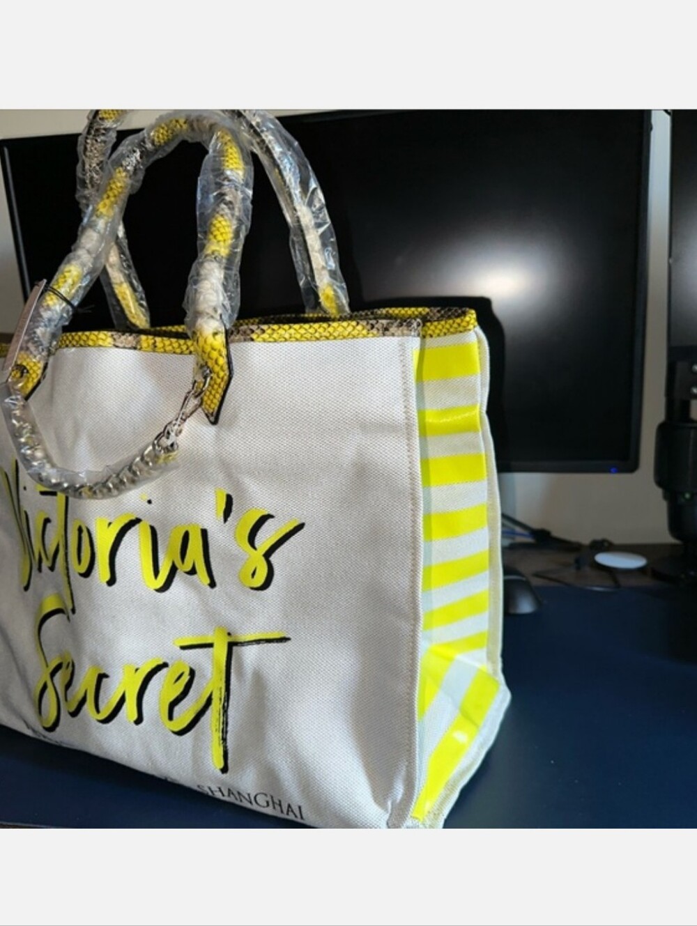 Victoria's Secret Limited Edition Tote Bag with Chain Detail - Picture 6 of 8